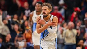 ▲老鷹第四節攻下50分，141：133逆轉擊敗公牛。（圖／路透社／達志影像）