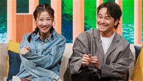 方志友（左）跟楊銘威一起上節目。(圖／民視提供）