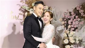 愛雅（右）跟老公Wan今晚補辦婚宴。（圖／記者鄭孟晃攝影）