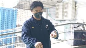 ▲富邦悍將副領隊兼農場主管林威助上任2個月。（圖／中央社）