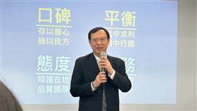 ▲石崇良赴南投視察居家與偏鄉醫療，提及憂心長者免健保費若過會破壞健保精神。（圖／記者簡浩正攝影）