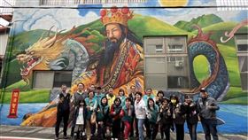 ▲彩繪牆新地標（圖／翻攝自鳳邑開漳聖王廟粉絲專頁）