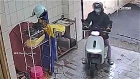 I人別買！電動機車唱「耶誕歌」　車主：好尷尬