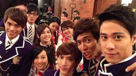 劉書宏曬出《萌學園》主要演員要角們舊照引發回憶殺。（圖／翻攝自kingkevinliu threads）