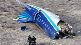 一架亞塞拜然航空客機墜毀哈薩克，導致38人不幸罹難。（圖／達志／路透社）