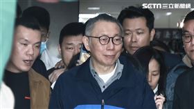 柯文哲步出台北地院(圖/記者鄭孟晃攝影)