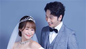 茵芙與李睿紳在三立8點台劇《願望》中拍婚紗照。（圖／三立提供）