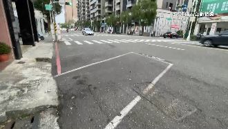 南部特殊斜向停車格　車主：倒車易有死角