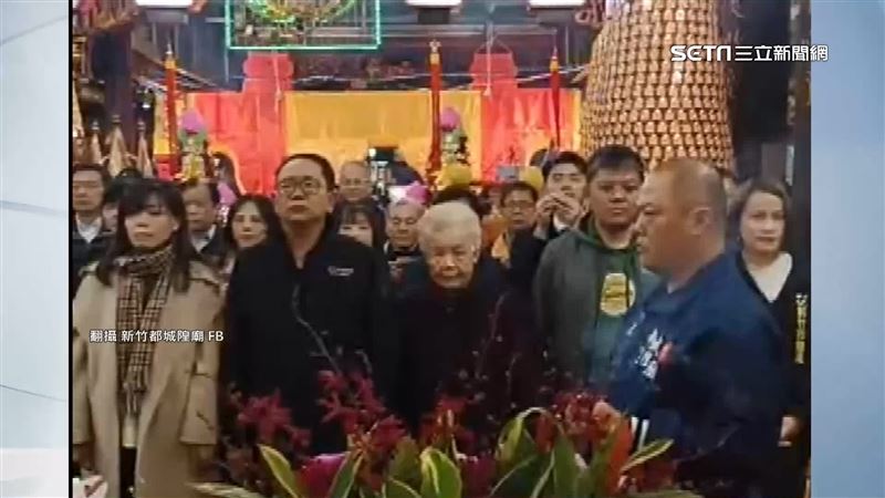 獨／求城隍保庇柯文哲？柯媽媽現身了