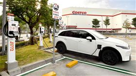 台灣大MyCharge電動車充電服務進駐全台13家好市多賣場，提供用戶「邊逛邊充，輕鬆回家」的智慧生活。