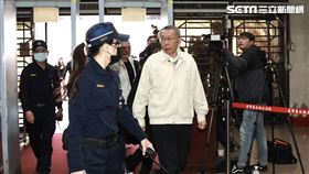 ▲柯文哲抵北院過安檢門（圖／記者鄭孟晃攝影）