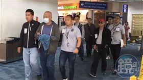 台南市議會前議長吳健保在獄中不經申請、不受時段約束，可自由使用電話接見前後達53次。（圖/鏡週刊）