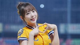 白白怒嗆酸民「球場不是聲色場所」。（圖／翻攝自白白IG）