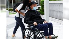 新加坡石油大亨林恩強被法院宣布破產外，還涉及130項控狀，近日光3項罪狀審訊就被判17年6個月監禁，代表82歲的他將入獄關到99歲。（圖／翻攝自X）

