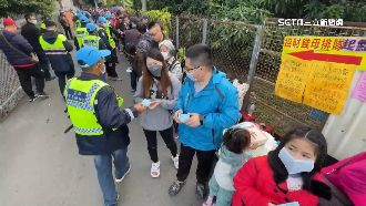 紫南宮發錢母卡位戰　1家5口8天前就來了