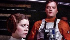 安格斯·麥伊恩斯(Angus MacInnes)在12月23日家人陪伴下過世。（圖／翻攝推特）