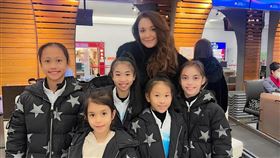 瑞莎與女兒Nika。（圖／翻攝自瑞莎臉書）