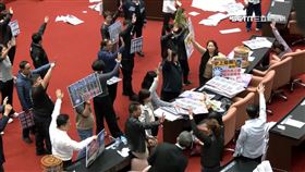 藍提暫緩公告選罷法.財劃法 綠委酸