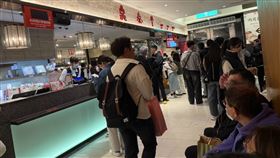 鼎泰豐,101,跨年,人潮,排隊,美食街（圖／記者李育道攝影）
