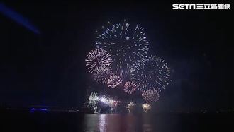 圖輯／全台首場！新北1314跨河煙火一次看