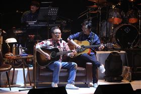 陳昇今天舉行「大波浪」跨年演唱會，談到恩師劉家昌。（圖／宜辰整合行銷提供）