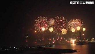 全台最早！新北八里煙火空拍畫面曝光