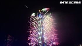 ▲台灣難波萬！台北101六分鐘「冠軍煙火秀」嗨迎2025。（圖／趙于瑩攝影）