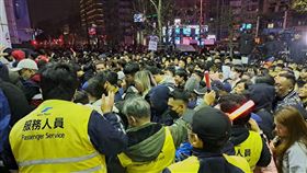 跨年夜逢大巨蛋演唱會，台北捷運公司總運量創下疫後新高。（圖／北捷提供）