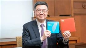 行政院長卓榮泰今（1）日在臉書公布行政院的新年賀卡設計。（圖／翻攝卓榮泰臉書)