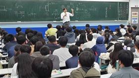 物理老師 黃 君老師
提供：Good全名師教學團隊 執行長 顧 全