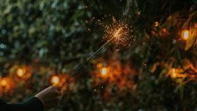 夏威夷跨年夜慘劇　煙火爆炸釀2死20傷場面宛如戰場(圖／翻攝自pexels)