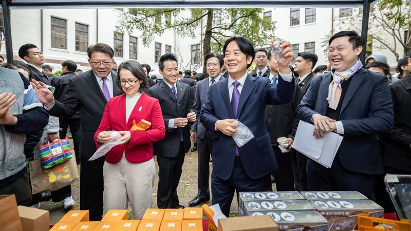 總統府元旦湧入近萬民眾　創歷年單日新高