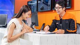 台灣大哥大與用戶一起喜迎新春，今(2)日起至2月14日，推出「蛇來運轉5Go驚喜獎不完」優惠。（圖／品牌業者提供）