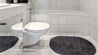 浴室發霉刷不掉 專家揭1招除霉：別用熱水