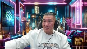 館長見「4人都被裁定羈押禁見」，氣炸飆5字髒話。（圖／
館長惡名昭彰YouTube）