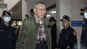 ▲柯文哲卸下電子腳鐐後，重返台北看守所羈押3個月。