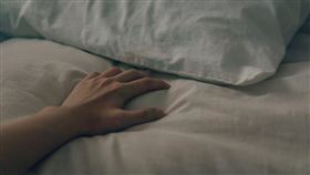 冷冷冬夜睡不著？睡前必做5件事　加上中醫調理法，幫你找回一夜好眠！（圖／姊妹淘）