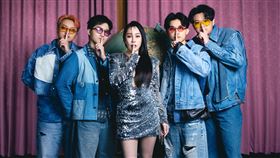 温嵐（中）與冰球樂團合作。（圖／華納音樂提供）