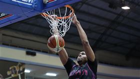 彰化柏力力洋將菲爾斯（Bailey John Fields Ⅲ）轟下21分19籃板。（圖／籃球協會提供）
