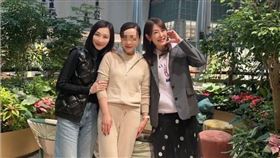 賈永婕（右）帶錢德月（左）和友人在101血拼。（翻攝賈永婕IG）