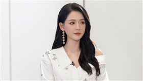 陳喬恩近日返台朝聖知名麻辣火鍋店，卻被店家2項用餐規定惹毛。（圖／翻攝微博）