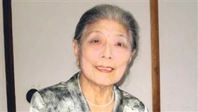 糸岡富子100歲時，還能夠不靠拐杖爬樓梯。（圖／翻攝guinnessworldrecords.com）
