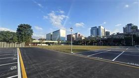 台北市立第一殯儀館拆除整地完成，600坪土地先「曬地」作為綠地及停車場。(圖/北市殯葬處提供)
