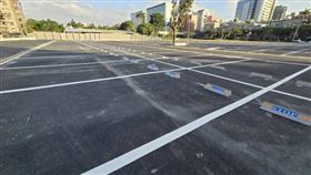 台北市立第一殯儀館拆除整地完成，600坪土地先「曬地」作為綠地及停車場。(圖/北市殯葬處提供)
