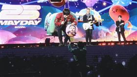 五月天魷魚遊戲（圖／相信音樂提供）