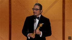 真田廣之憑藉《幕府將軍》奪下第82屆金球獎視帝。（圖／翻攝自第82屆金球獎直播YouTube）