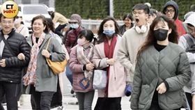 今天（6日）大陸冷氣團及輻射冷卻影響，夜晚清晨各地天氣偏冷。（示意圖／方萬民攝）