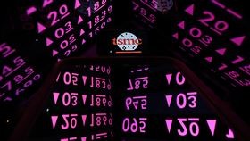 台積電再創天價達1160元台積電7日股價延續強勁走勢，早盤達1160元，再創新天價，上漲35元，市值突破新台幣30兆元關卡，達30.08兆元，貢獻大盤282點。中央社記者翁睿坤攝  114年1月7日