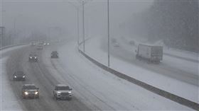 巨大冬季風暴席捲美國，帶來強降雪。（圖／美聯社／達志影像）