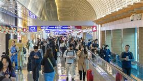 因應寒假與春節假期國人赴日旅遊高峰，機場公司再次與日本出入國在留管理廳合作實施「台日機場入境事先確認」作業。（圖／機場公司提供）